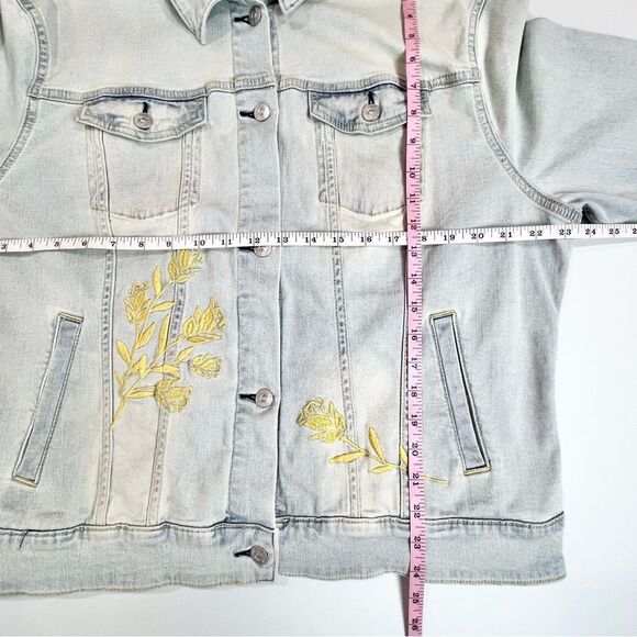 LuLaRoe Harvey Embroidered Yellow Rose Light Wash Stretch Denim Jacket 2XL - Picture 8 of 9